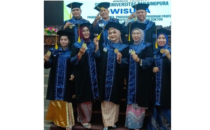 Wisuda-mahasiswa-Universitas-Tanjungpura-Untan.jpg