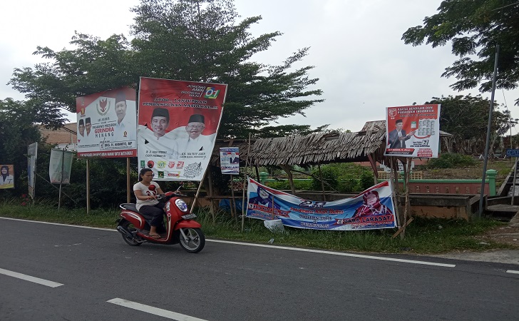 baliho-caleg-rusak-pemandangan.jpg