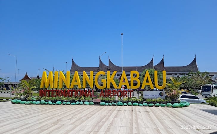 bandara-internasional-minangkabau.jpg