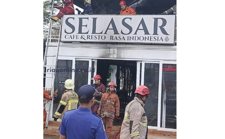 cafe-selasar-terbakar.jpg