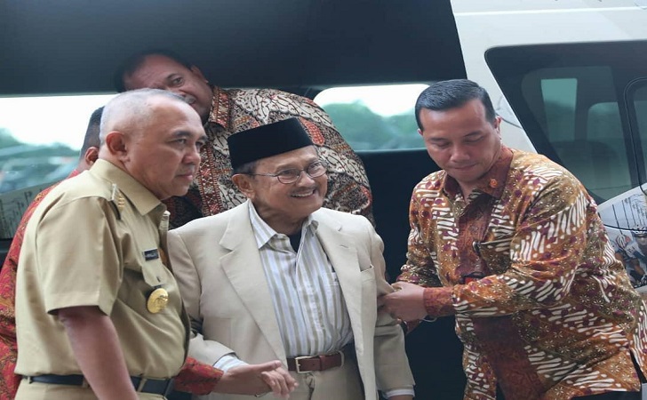 habibie.jpg