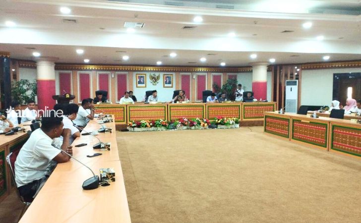 hearing-di-dprd-riau.jpg