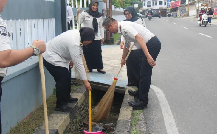 kerja-bakti-di-lapas-pekanbaru.jpg
