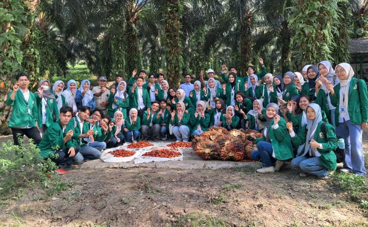 mahasiswa-unand-ke-pt-iss.jpg
