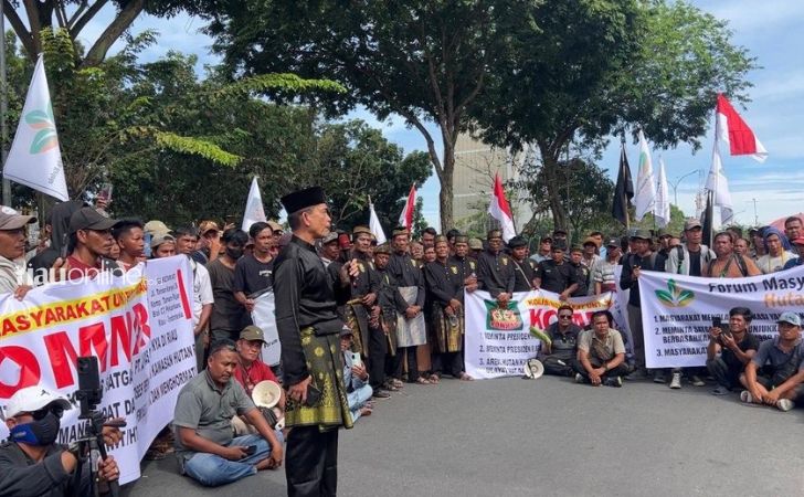 massa-dari-tntn-demo-di-kejati.jpg
