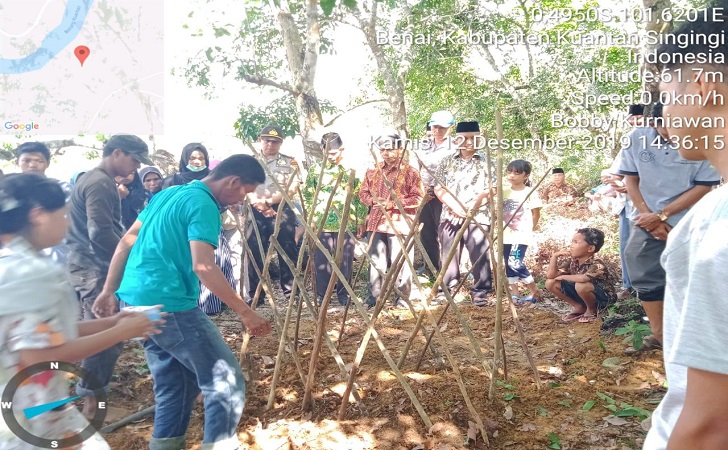 pemakaman-bocah-korban-banjir.jpg