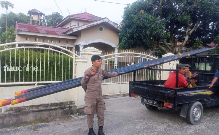 penertiban-tiang-wifi-di-jalan-selamat2.jpg