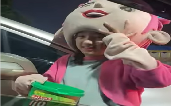 pengamen-cantik.jpg