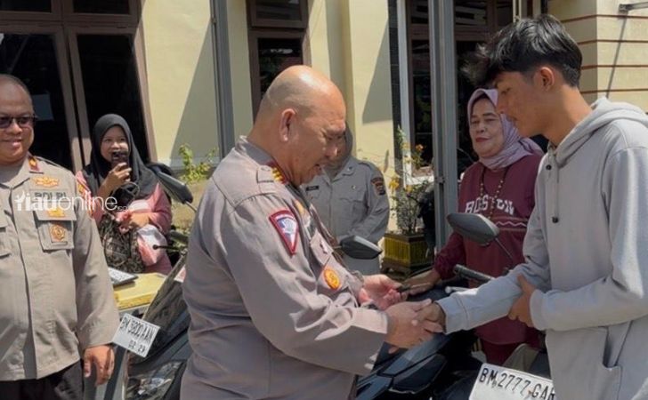 penyerahan-motor-kepada-korban.jpg