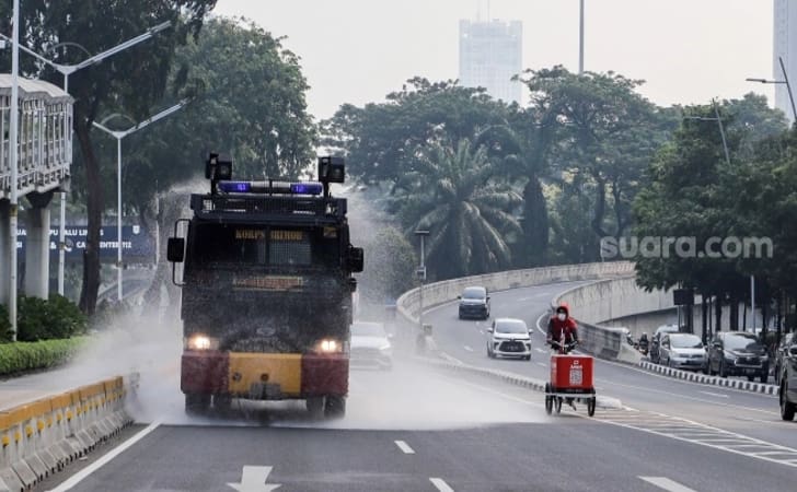 penyiraman-Jalan.jpg