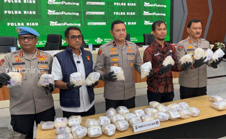 polda-riau-konpres-heroin2.jpg