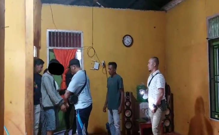 polisi-geledah-rumah-pengedar-sabu.jpg