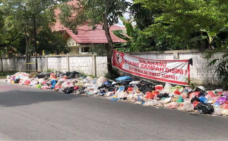sampah-di-pekanbaru11.jpg