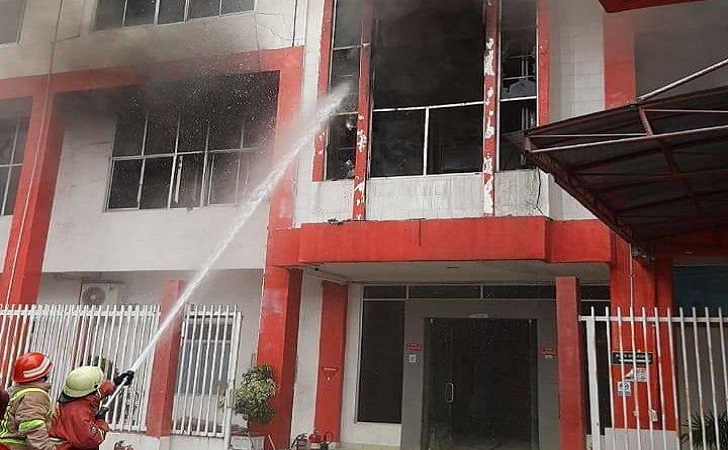 server-terbakar.jpg
