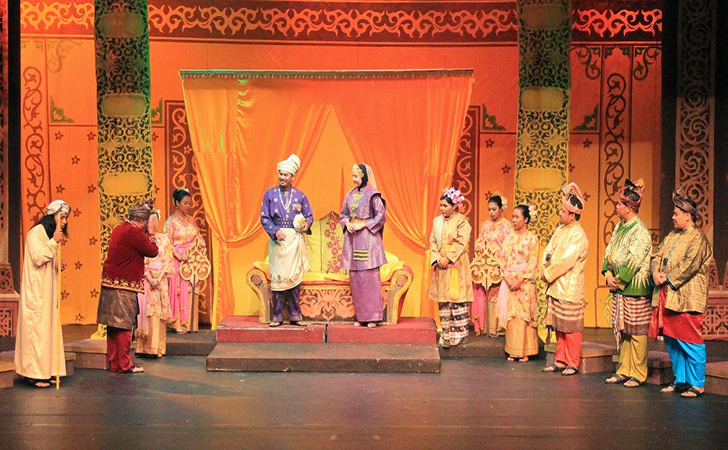 teater-bangsawan.jpg