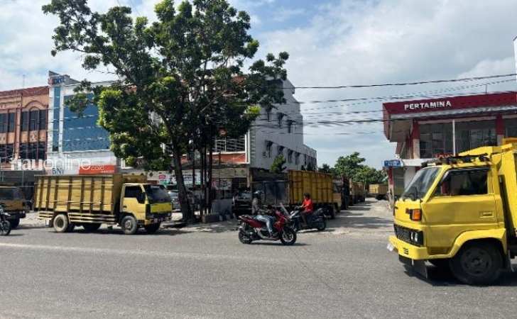 truk-antre-solar-di-imam-munandar.jpg