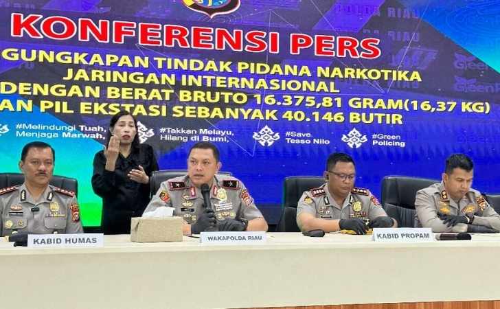 wakapolda-rilis-kasus-narkoba2.jpg