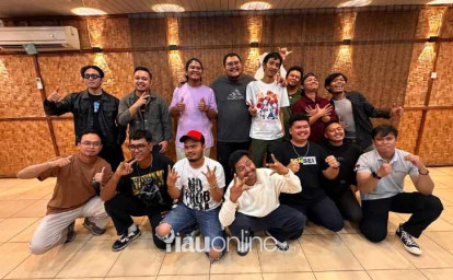 21-Komika-Adu-Lucu-di-CLS-Season-IV-Pekanbaru-16-Peserta-Lolos-ke-Babak-Berikutnya.jpg