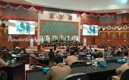 APBD-P-2026-Disahkan-DPRD-Riau-Harap-Penyusunan-APBD-2027-Lebih-Baik.jpg