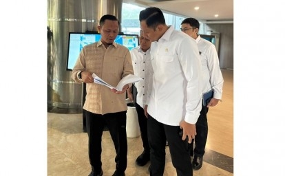 Agung-temui-AHY.jpg