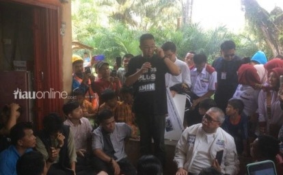 Anies-di-kampung-bata6.jpg