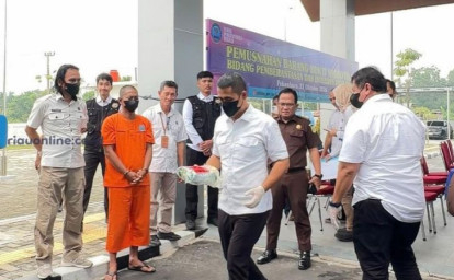 BNNP-riau-musnahkan-49-kg-sabu.jpg
