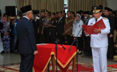 Bupati Rohul H Sukiman, membacakan naskah fakta integritas