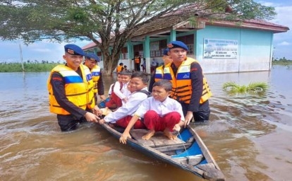 Sudah Sebulan Banjir Genangi 2 Dusun di Rohil, 167 KK Mengungsi