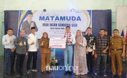 Bank-Riau-Kepri-Syariah-Beri-Pesangon-Siswa-Siak-Lolos-Paskibraka-Nasional.jpg