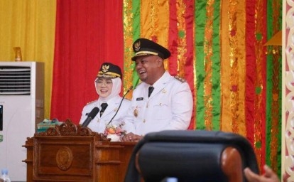 Bupati-Siak-Afni-Zulkifli-dan-Wakil-Bupati-Siak-Syamsurizal.jpg