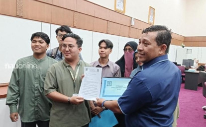 Gamuri-Riau-di-dprd-riau.jpg