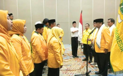 Idris-Laena-melantik-kepengurusan-DPD-Satkar-Ulama-Bangka-Belitung.jpg