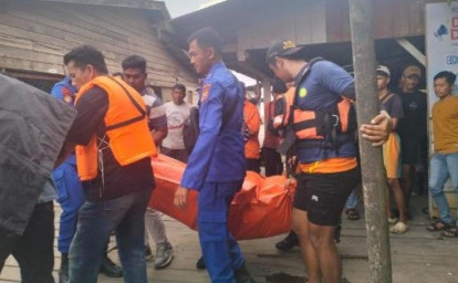 Kapal-Pompong-Tenggelam-di-Pelabuhan-Tanjung-Buton-Satu-Tewas-dan-Tiga-Hilang.jpg