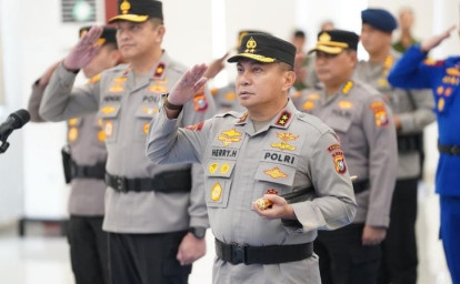 Kapolda-Riau-Irjen-Pol-Herry-Heryawan11.jpg