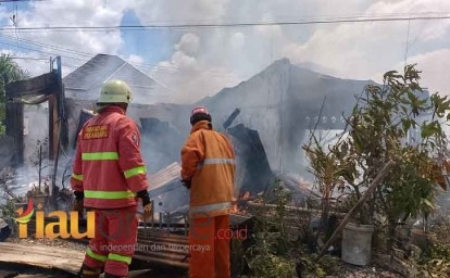 Kebakaran-rumah-parit-indah.jpg