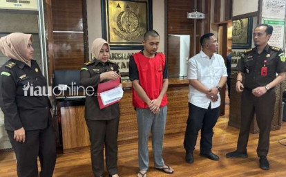 Kejari-Pekanbaru-Hentikan-Penuntutan-Pencurian-Ponsel-Lewat-Restorative-Justice.jpg