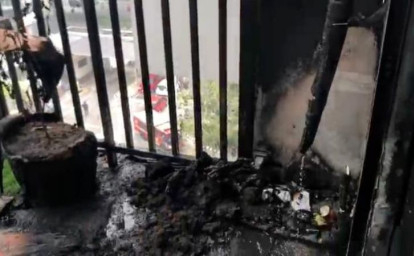 Kejati-Riau-Terbakar.jpg