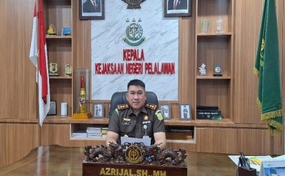Kepala-Kejari-Pelalawan-Azrijal.jpg