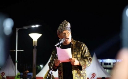 Ketika-Jossy-Menyendiri-Seruan-Puisi-Wakapolda-Untuk-Riau.jpg