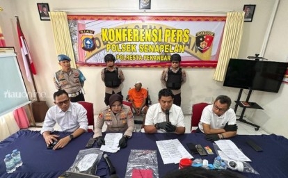 Kompol-bery-didampikan-akbp-akira.jpg