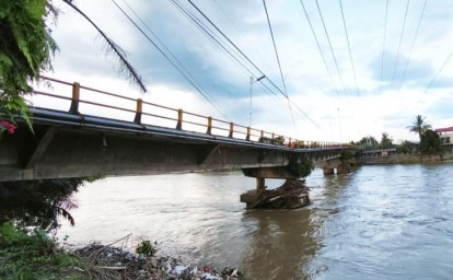 Kondisi-jembatan-ujung-batu.jpg