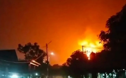 Langit-Dumai-Memerah-Usai-Dentuman-Ledakan-Diduga-dari-Pipa-Minyak-Pertamina.jpg