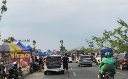 Lapak-PKL-di-Sudirman-ujung.jpg
