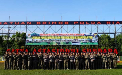 Latihan-phh-brimob-polda-riau.jpg