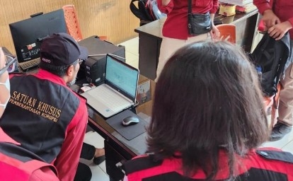 Penggeledahan-disdikbud-Rohil.jpg