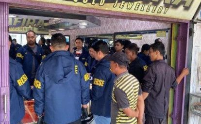 Polda-Riau-Telusuri-Jejak-Emas-PETI-Toko-Emas-di-Kampar-Digeledah.jpg