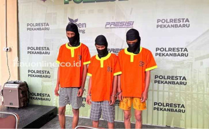 Polisi-Amankan-Tiga-Pelaku-Pencurian-Panel-Lampu-Jalan-di-Pekanbaru.jpg