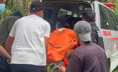 Polisi-Selidiki-Penyebab-Pria-di-Pelalawan-Ditemukan-Tewas-Membusuk-di-Kebun-Sawit.jpg