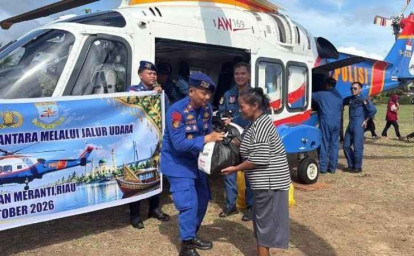 Polmas-Dirgantara-dan-Sambang-Nusa-Bagikan-Sembako-dan-Bibit-Pohon-di-Meranti.jpg