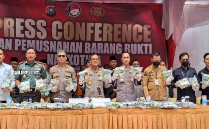 Polresta-Pekanbaru-ungkap-peredaran-narkoba.jpg